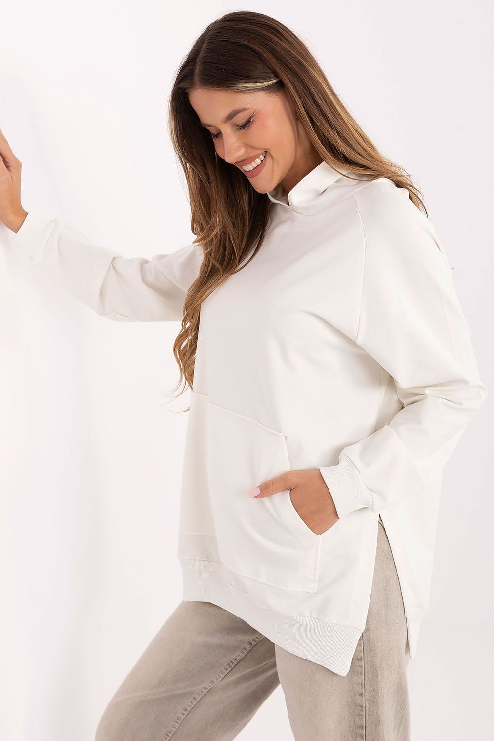   Bluza Damska Model RV-BL-A168.18 Ecru - Relevance 