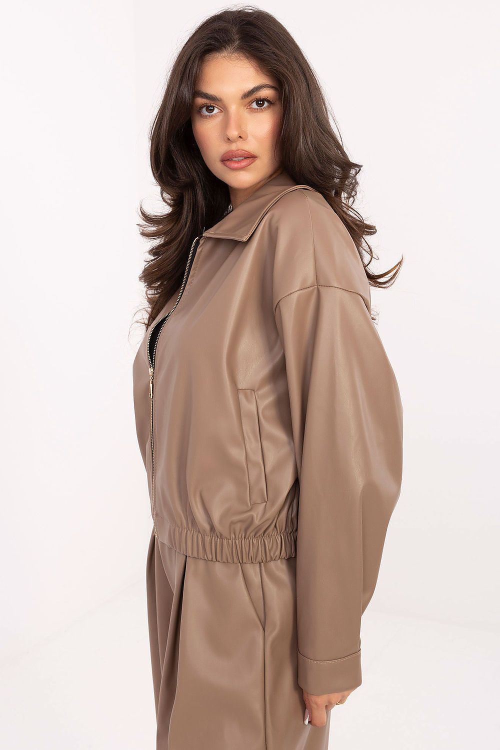   Kurtka Damska Model IT-KR-FL9707.34 Dark Beige - Rue Paris 
