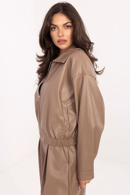   Kurtka Damska Model IT-KR-FL9707.34 Dark Beige - Rue Paris 
