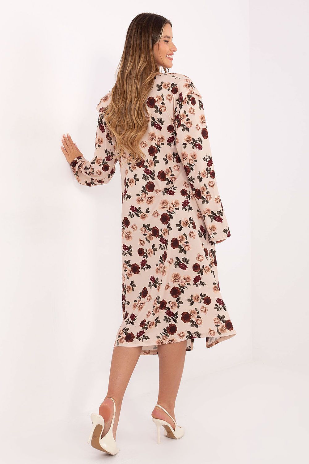  Sukienka Model IT-SK-20057-1.02 Beige - Rue Paris 