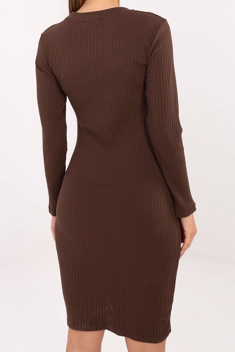  Sukienka Model RV-SK-A1049.99 Dark Brown - Rue Paris 