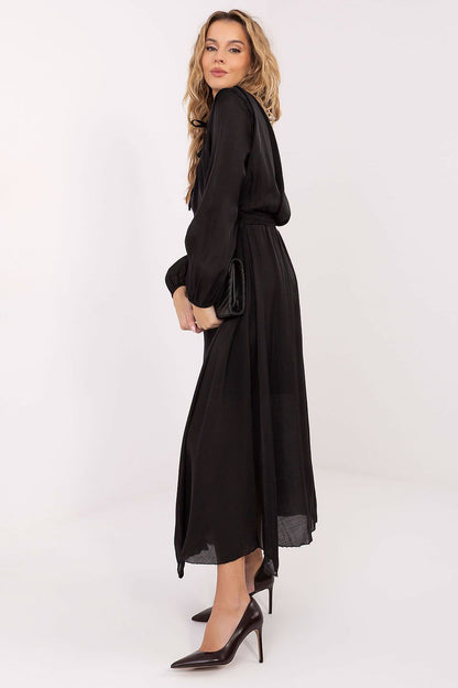  Sukienka Model MI-SK-27580.02 Black - Rue Paris 