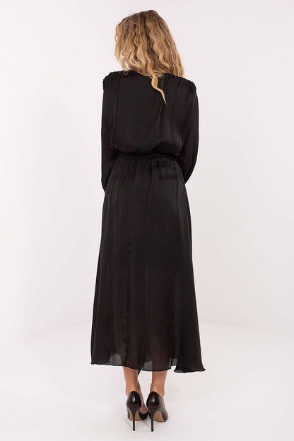  Sukienka Model MI-SK-27580.02 Black - Rue Paris 