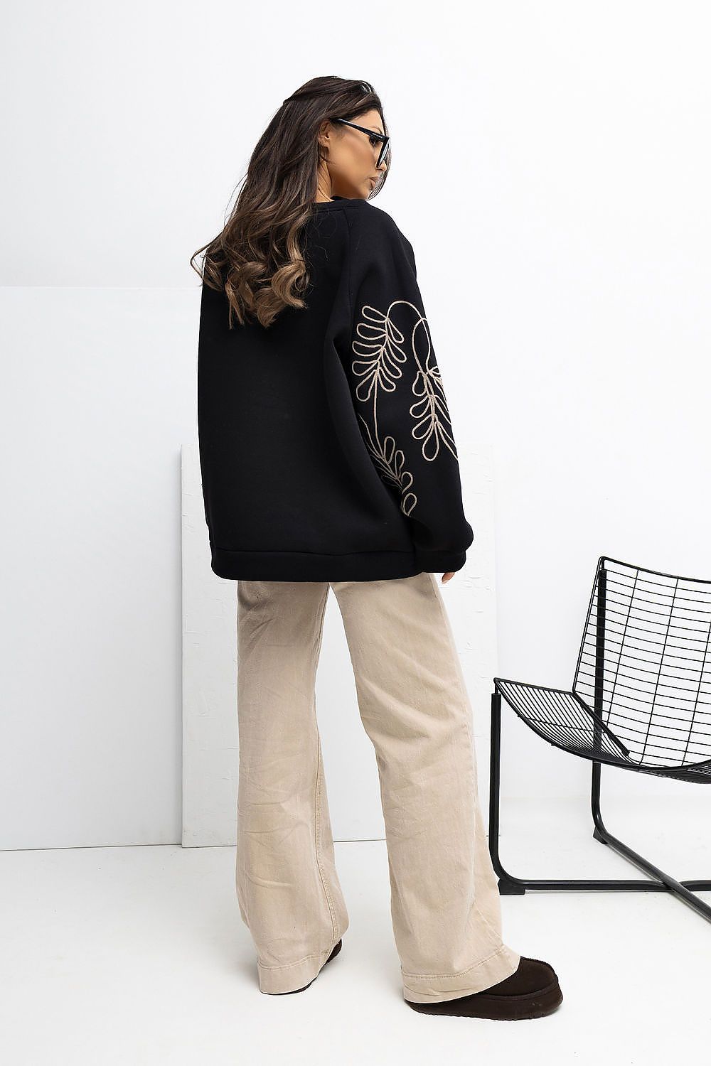   Bluza Damska Model RV-BL-A1042.25 Black - Rue Paris 
