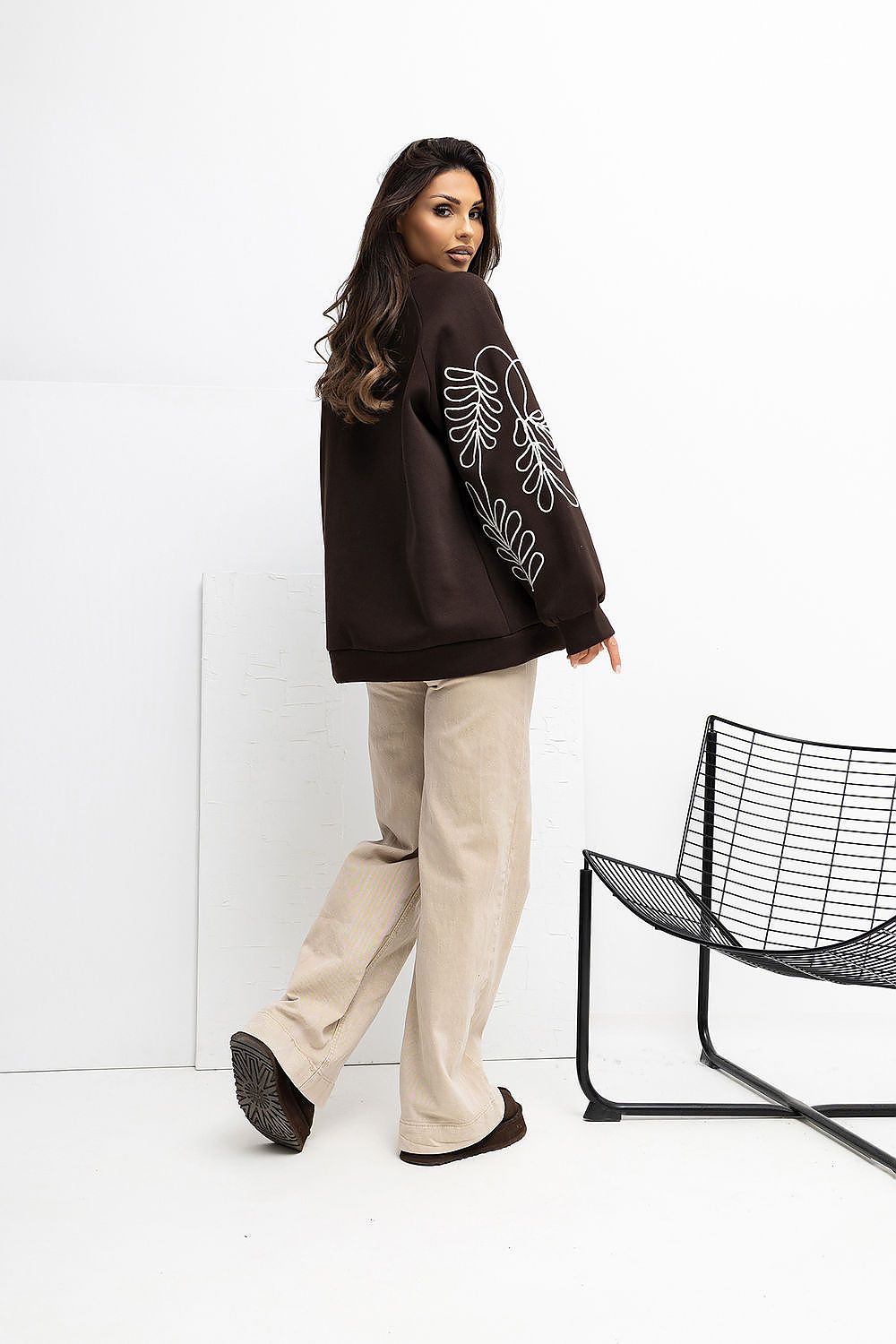   Bluza Damska Model RV-BL-A1042.25 Dark Brown - Rue Paris 
