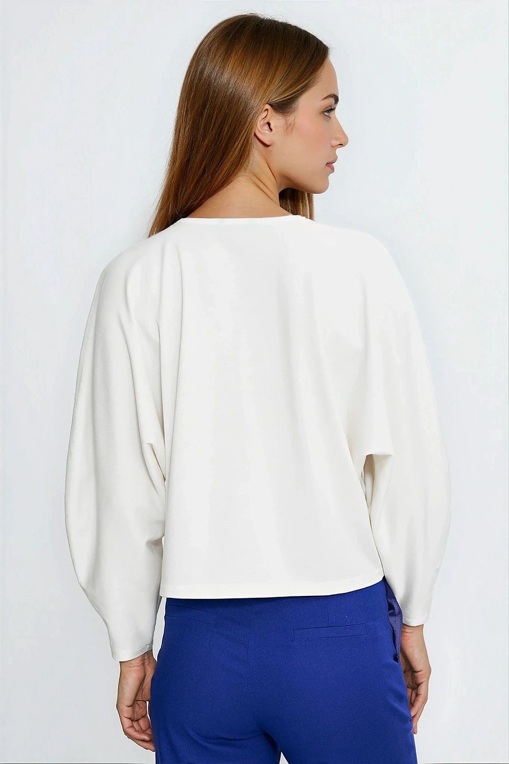   Bluzka oversize z balonowymi rękawami B214 Ecru - Nife 