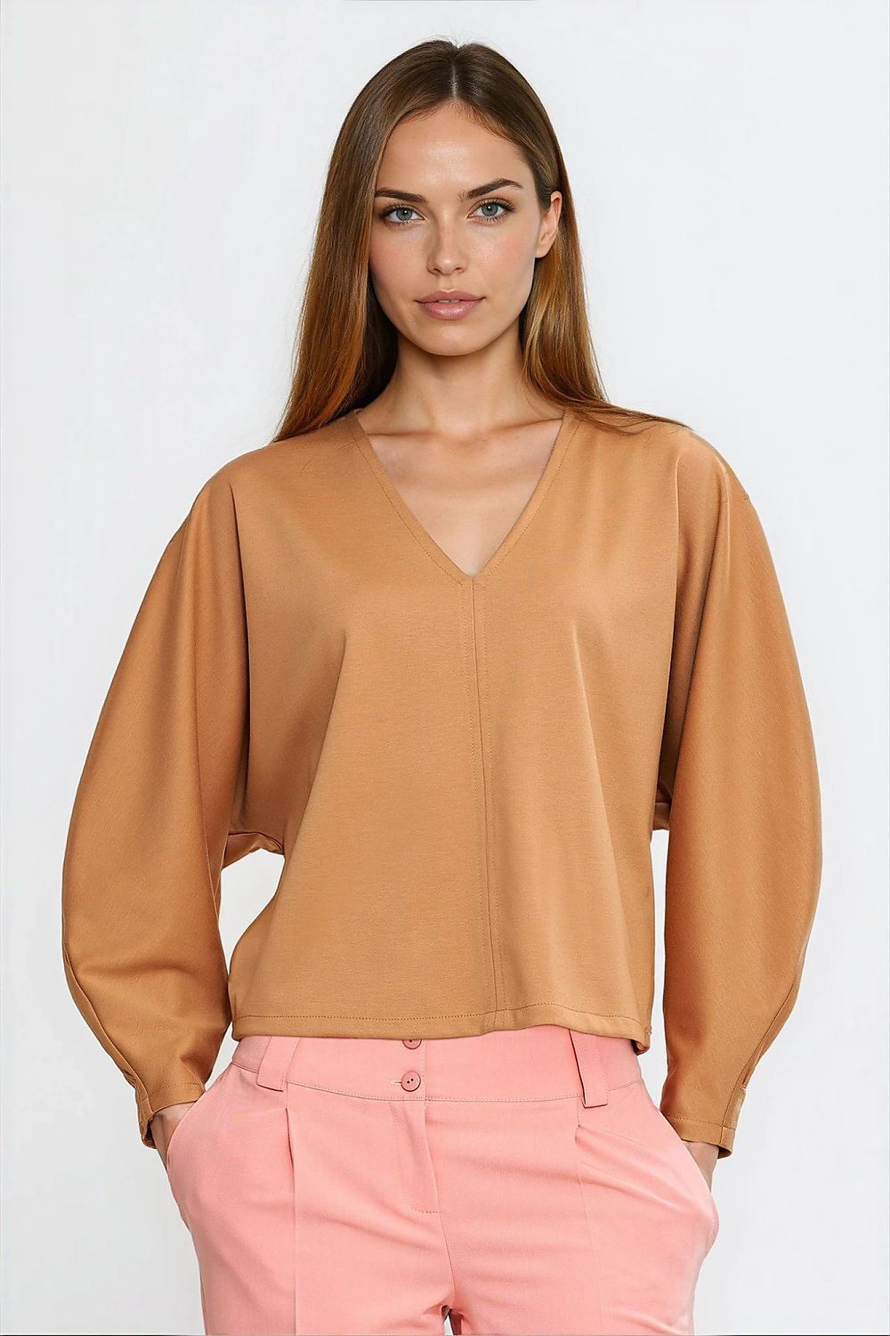   Bluzka oversize z balonowymi rękawami B214 Carmel - Nife 