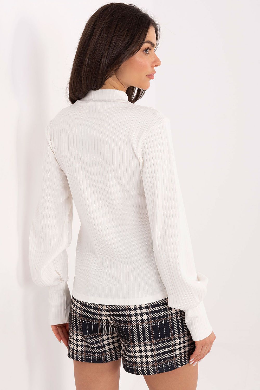   Bluzka Model RV-BZ-A1053.50 Ecru - Rue Paris 