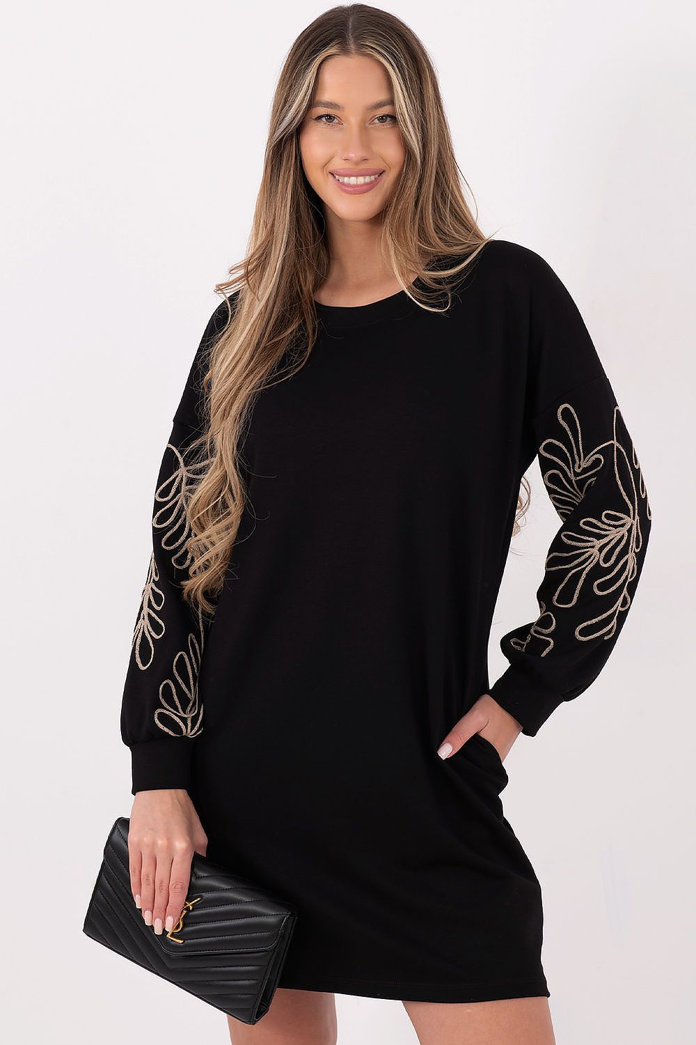  Sukienka Model RV-SK-A1064.95 Black - Rue Paris 