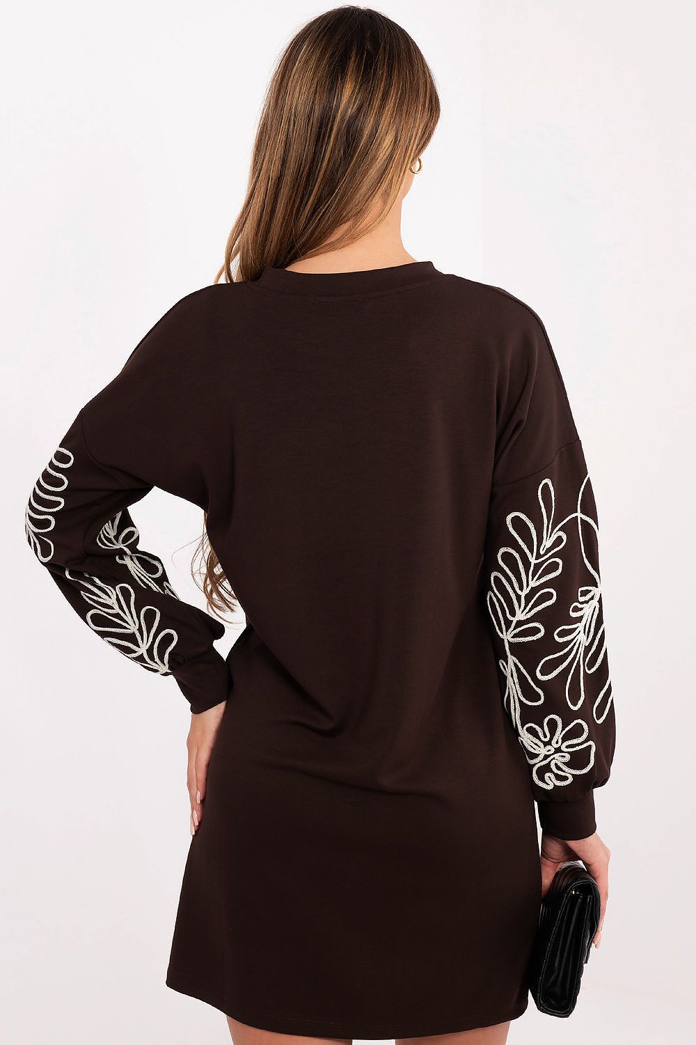  Sukienka Model RV-SK-A1064.95 Dark Brown - Rue Paris 