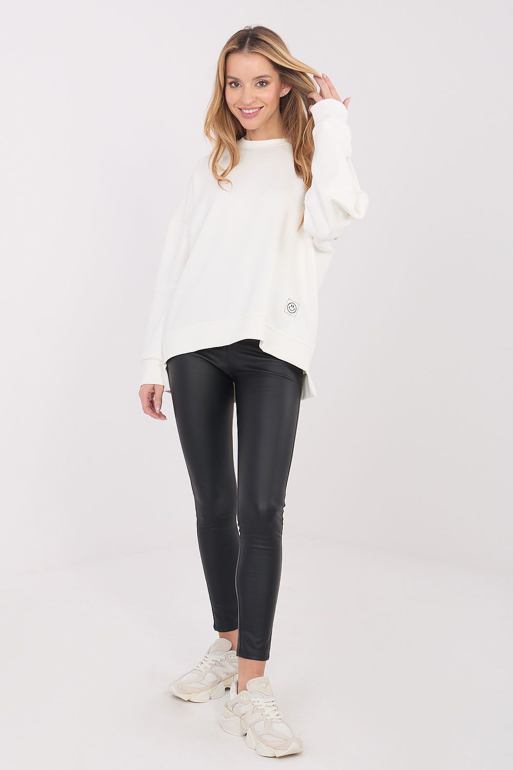   Bluza Damska Model RV-BL-A1063.96 Ecru - Rue Paris 