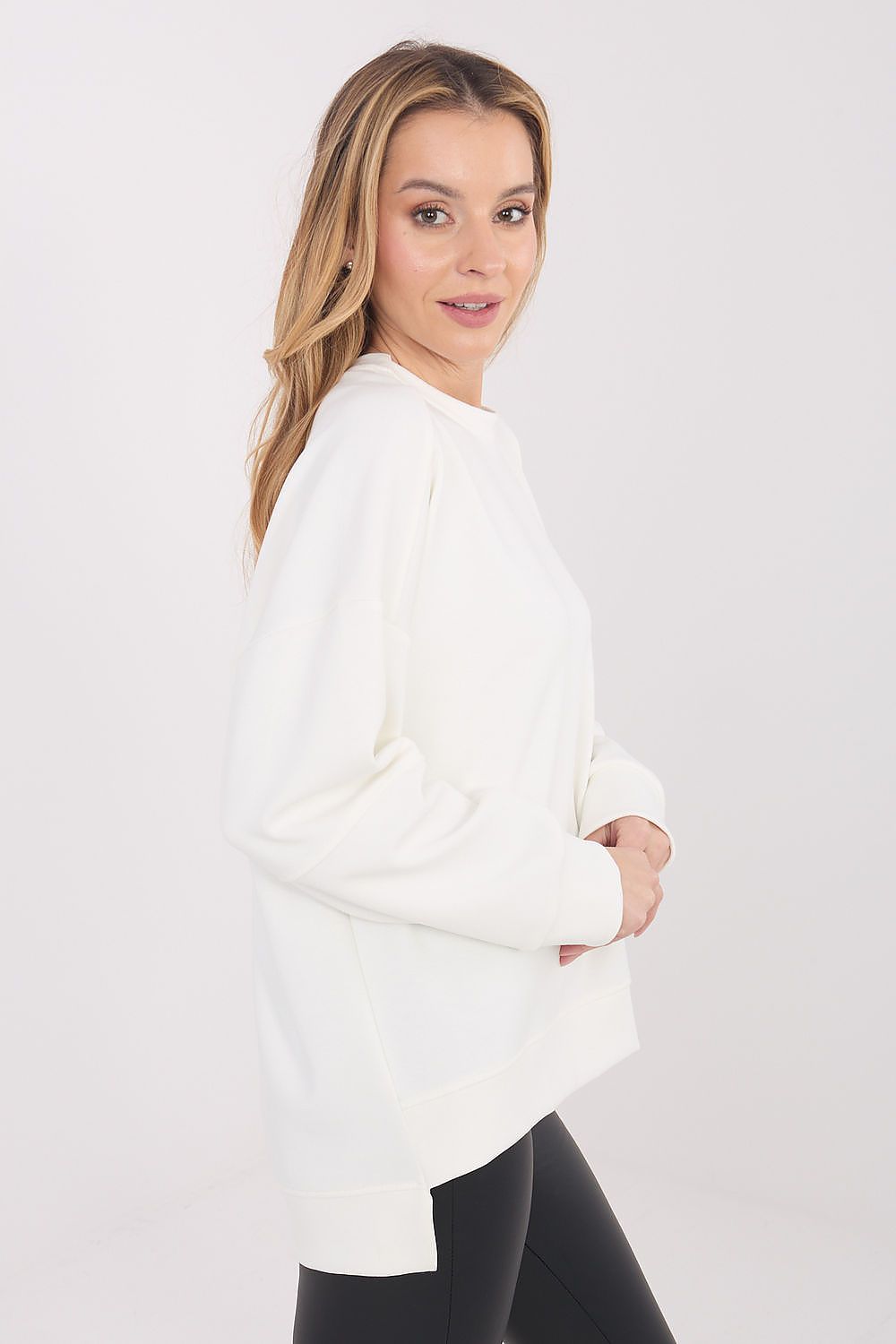  Bluza Damska Model RV-BL-A1063.96 Ecru - Rue Paris 