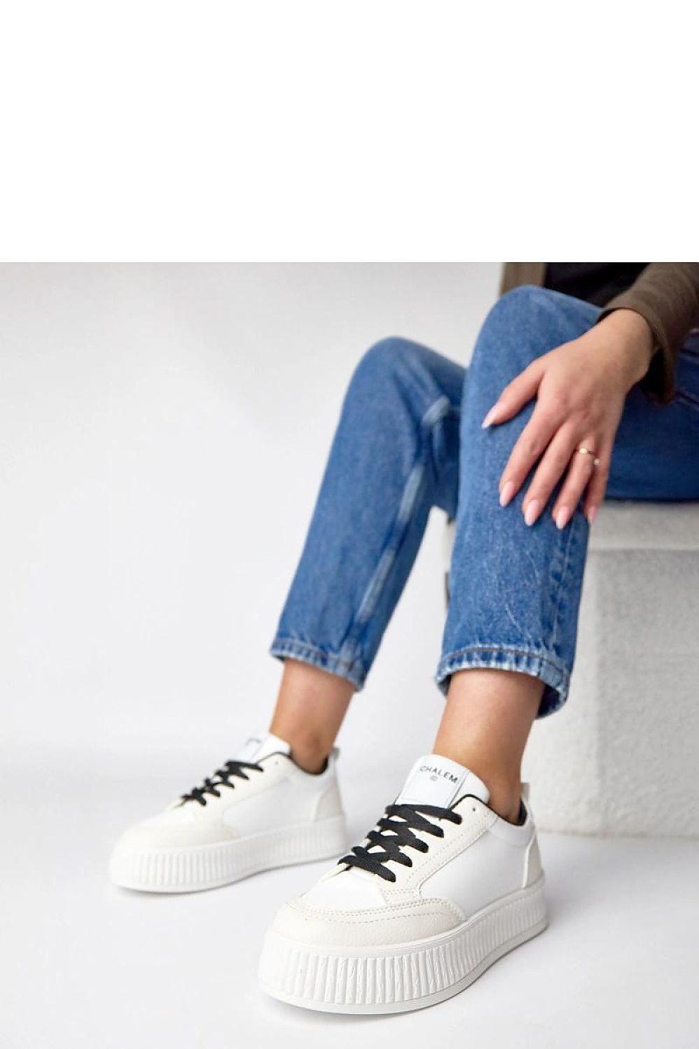   Buty Sportowe Model Solange 5681 White/Black - Solea 