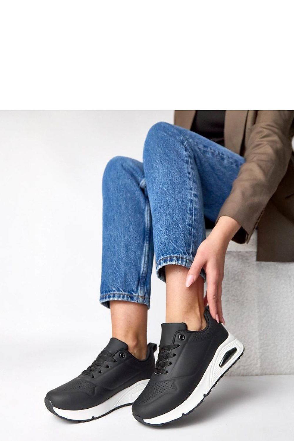   Buty Sportowe Model Sylvie 8928 Black - Solea 