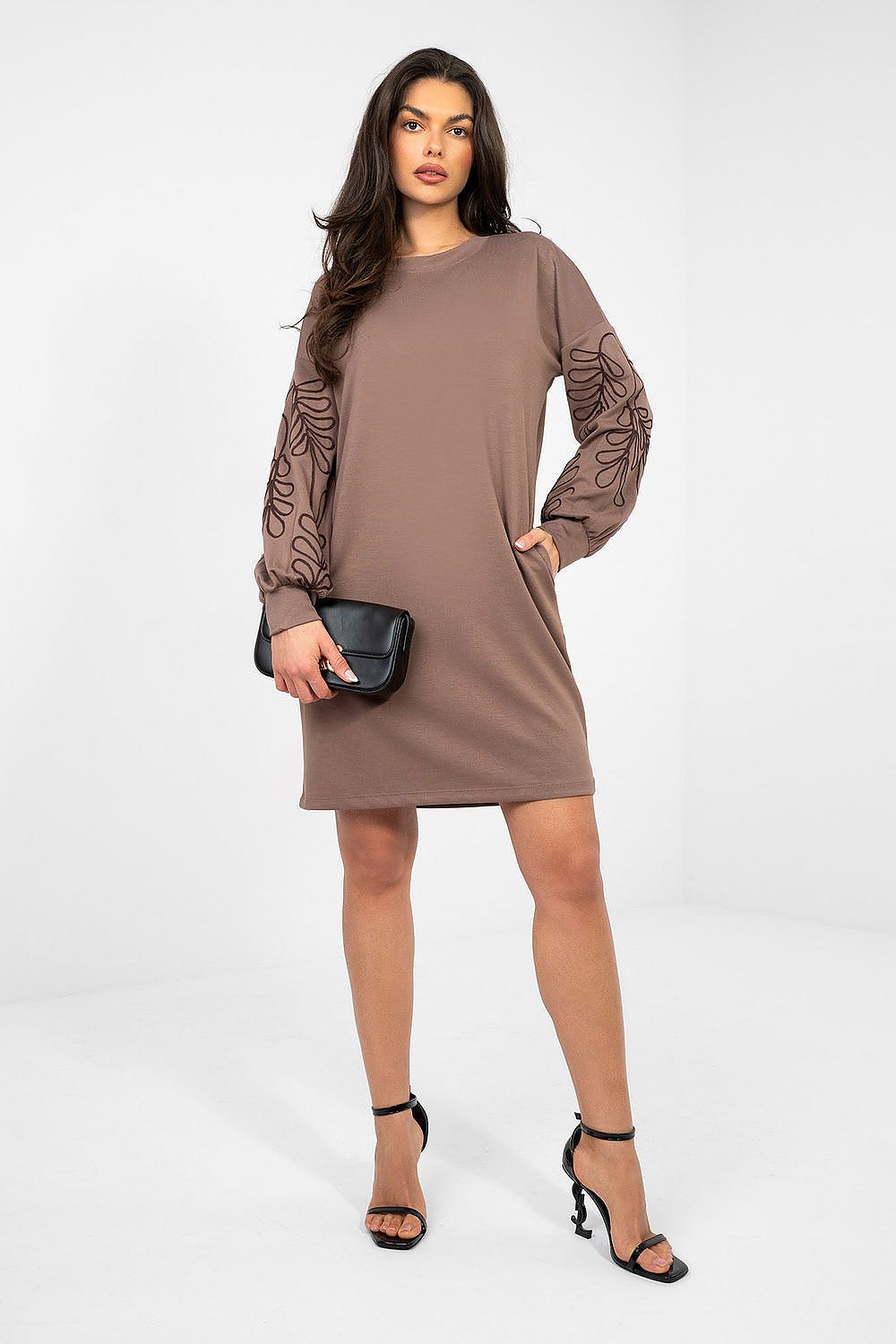  Sukienka Model RV-SK-A1064.09 Dark Beige - Rue Paris 