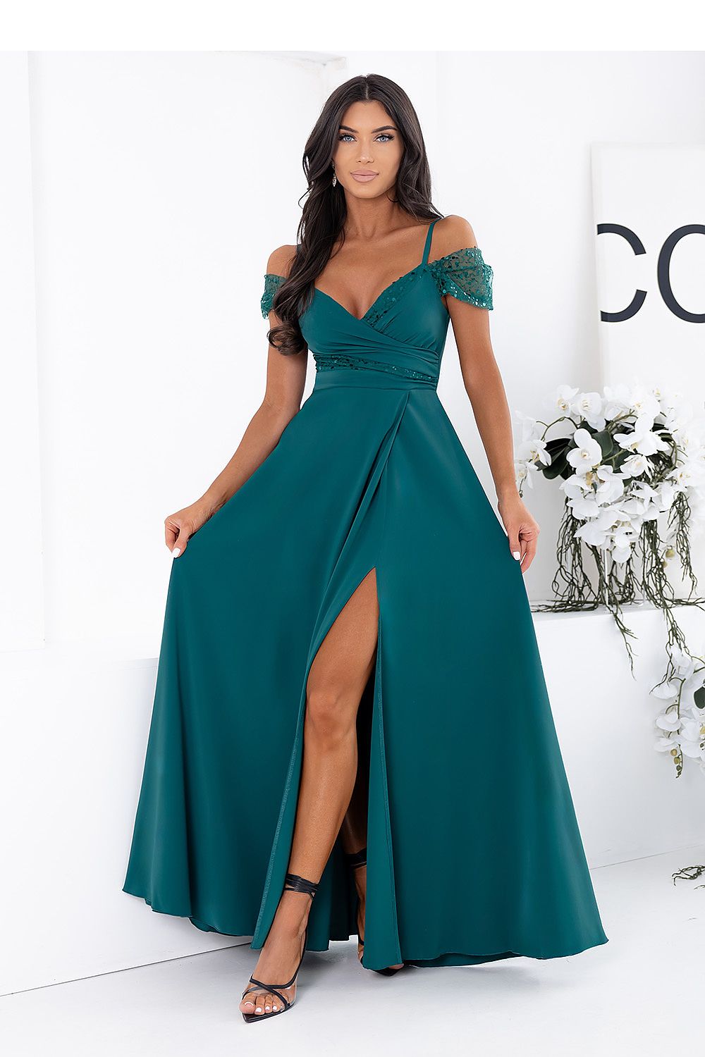  Sukienka Model Walentina Cekin 0011175. Bottle Green - With You 