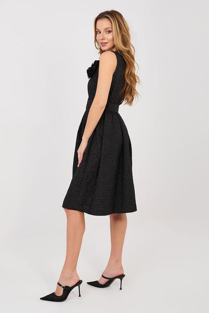   Sukienka Model IT-SK-21861.86 Black - Rue Paris 