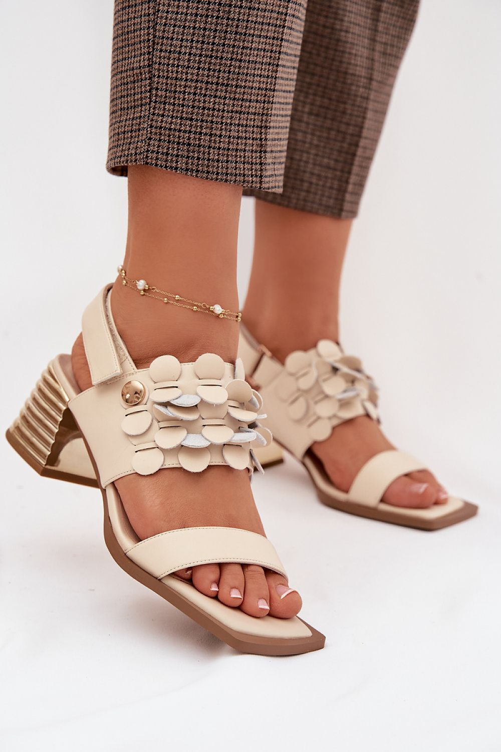  Sandały Model DA CR61-3062 Beige - Step in style 