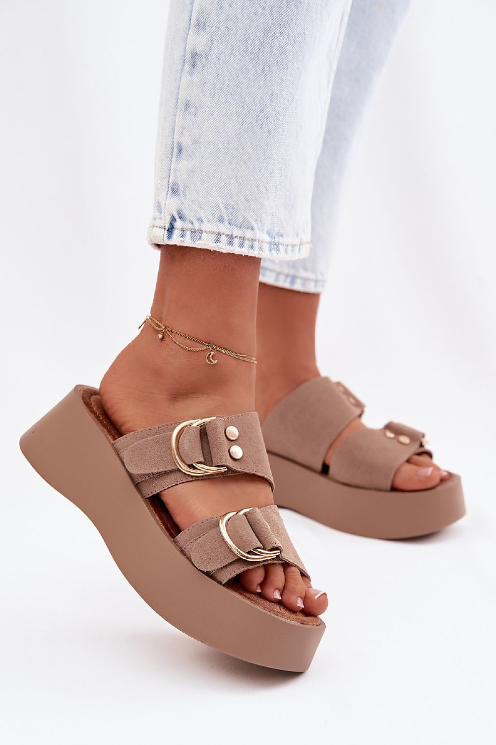  Sandał Klapki Model Nelirae A763 Dark Beige - Step in style 