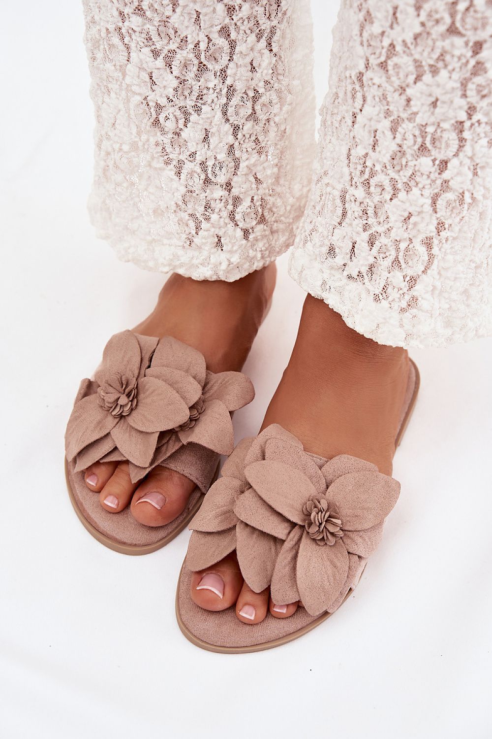  Sandał Klapki Model Elzoria J502-3 Beige - Step in style 