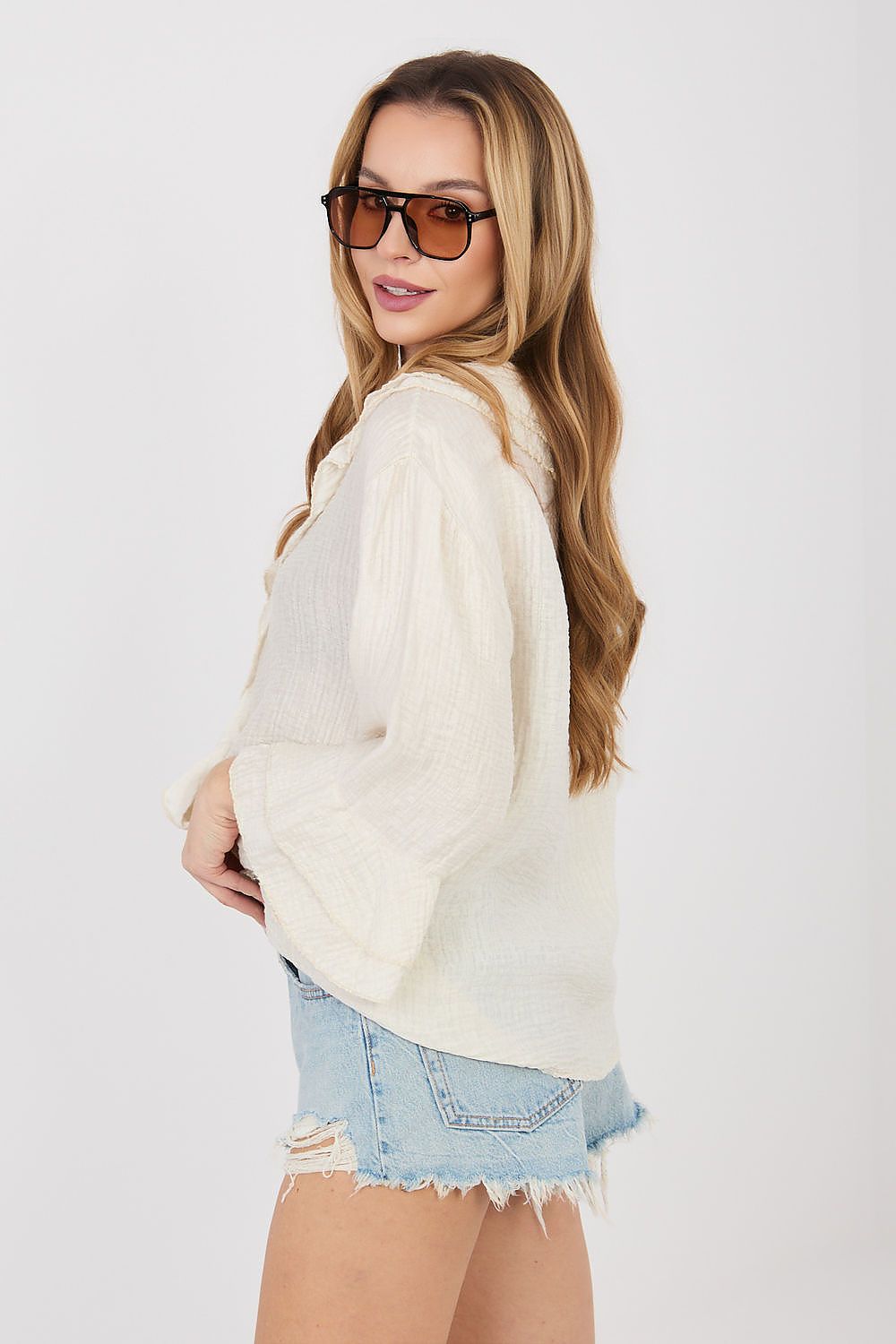   Koszula Damska Model IT-KS-81863.11P Light Beige - Italy Moda 