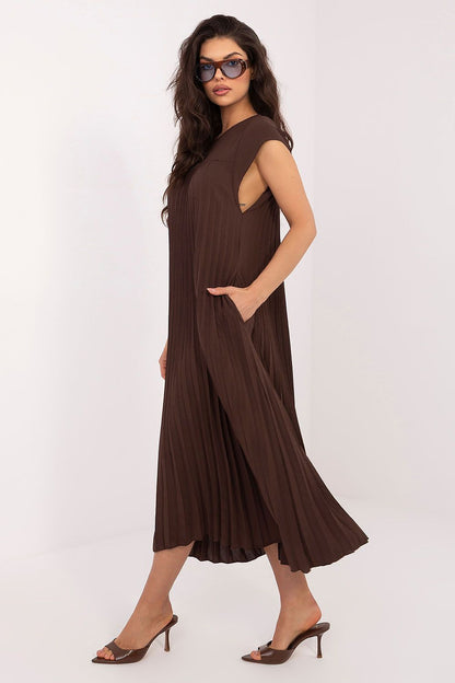  Sukienka Model IT-SK-19552.72 Dark Brown - Rue Paris 