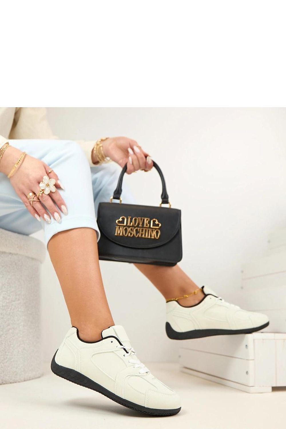   Buty Sportowe Model Amaryllis 81222-2 White - Solea 