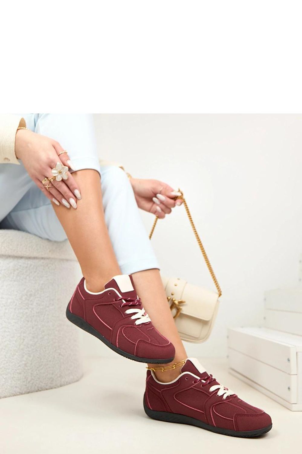  Buty Sportowe Model Amaryllis 81222-10 Bordo - Solea 