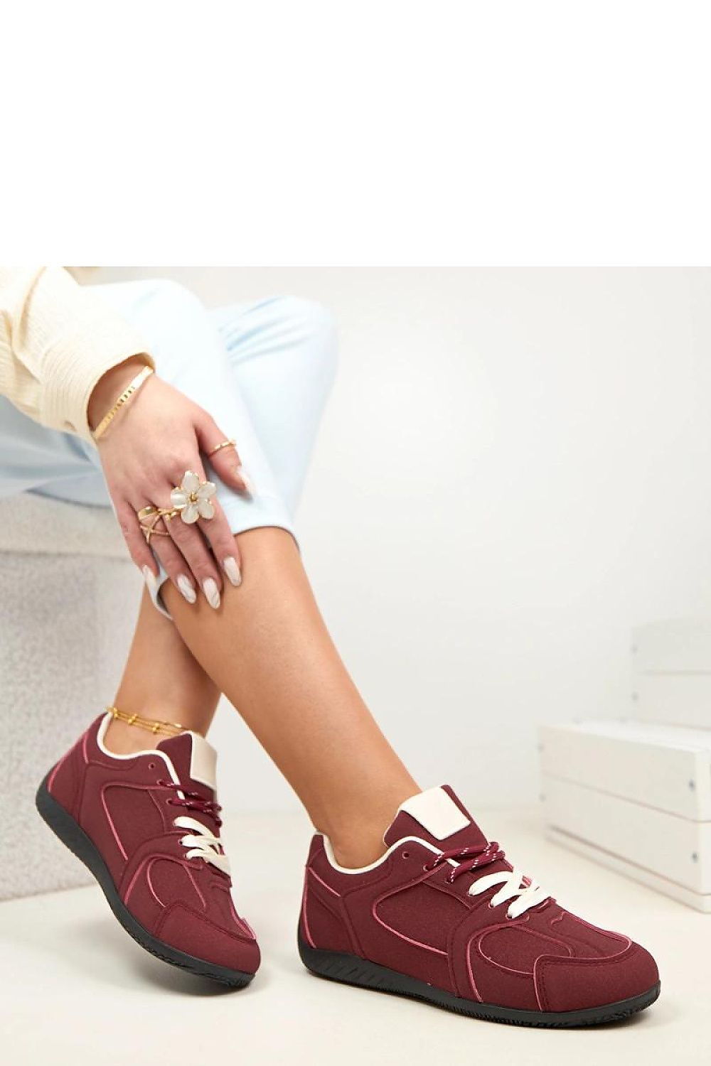   Buty Sportowe Model Amaryllis 81222-10 Bordo - Solea 