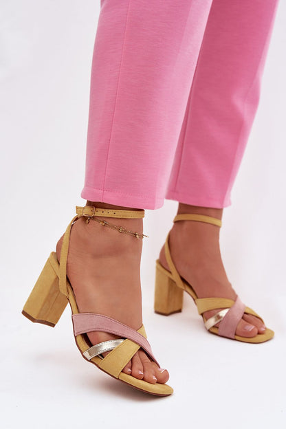  Sandały Model Karilora LOL5275 Yellow - Step in style 