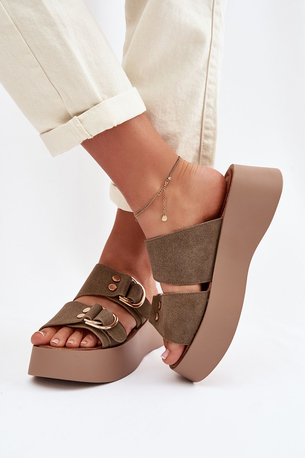  Sandał Klapki Model Nelirae A763 Oliwka - Step in style 