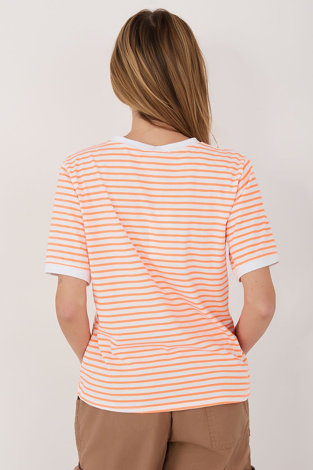   Tshirt Damski Model IT-TS-20881.85 White - Rue Paris 