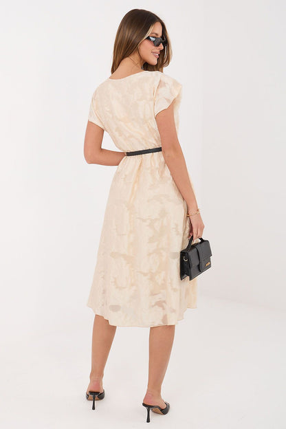   Sukienka Model IT-SK-16060.91 Beige - Rue Paris 