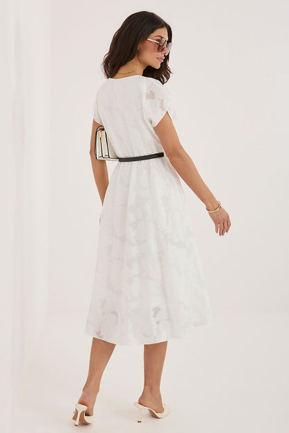   Sukienka Model IT-SK-16060.91 White - Rue Paris 