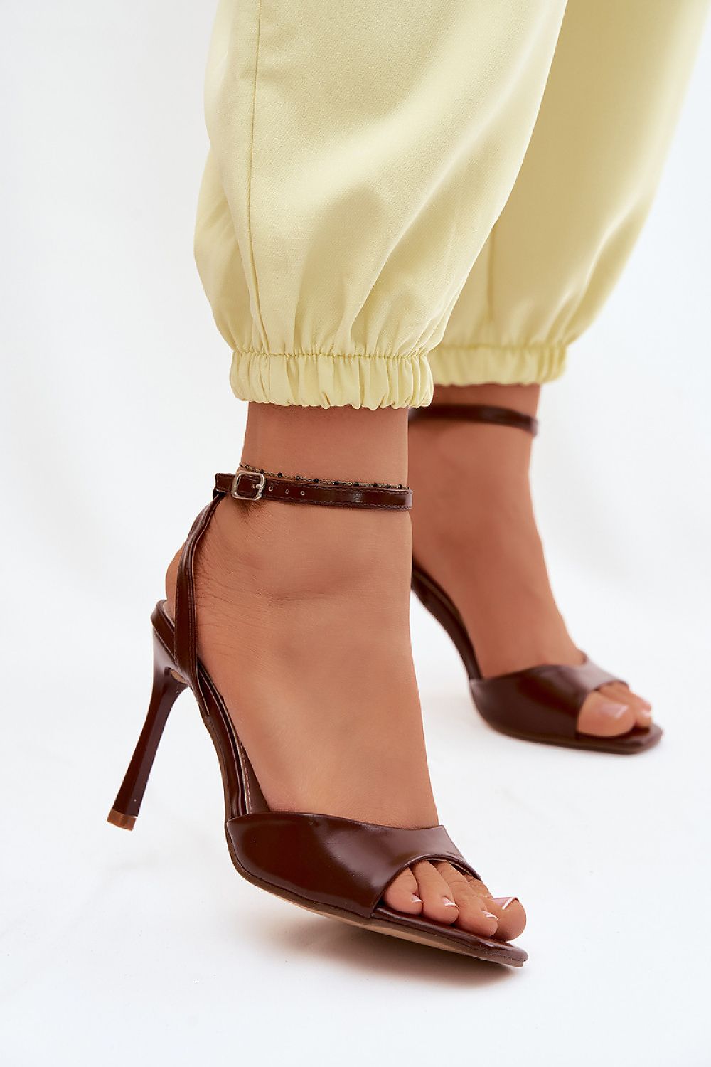  Sandały Model Olissey H8-1110H Brown - Step in style 