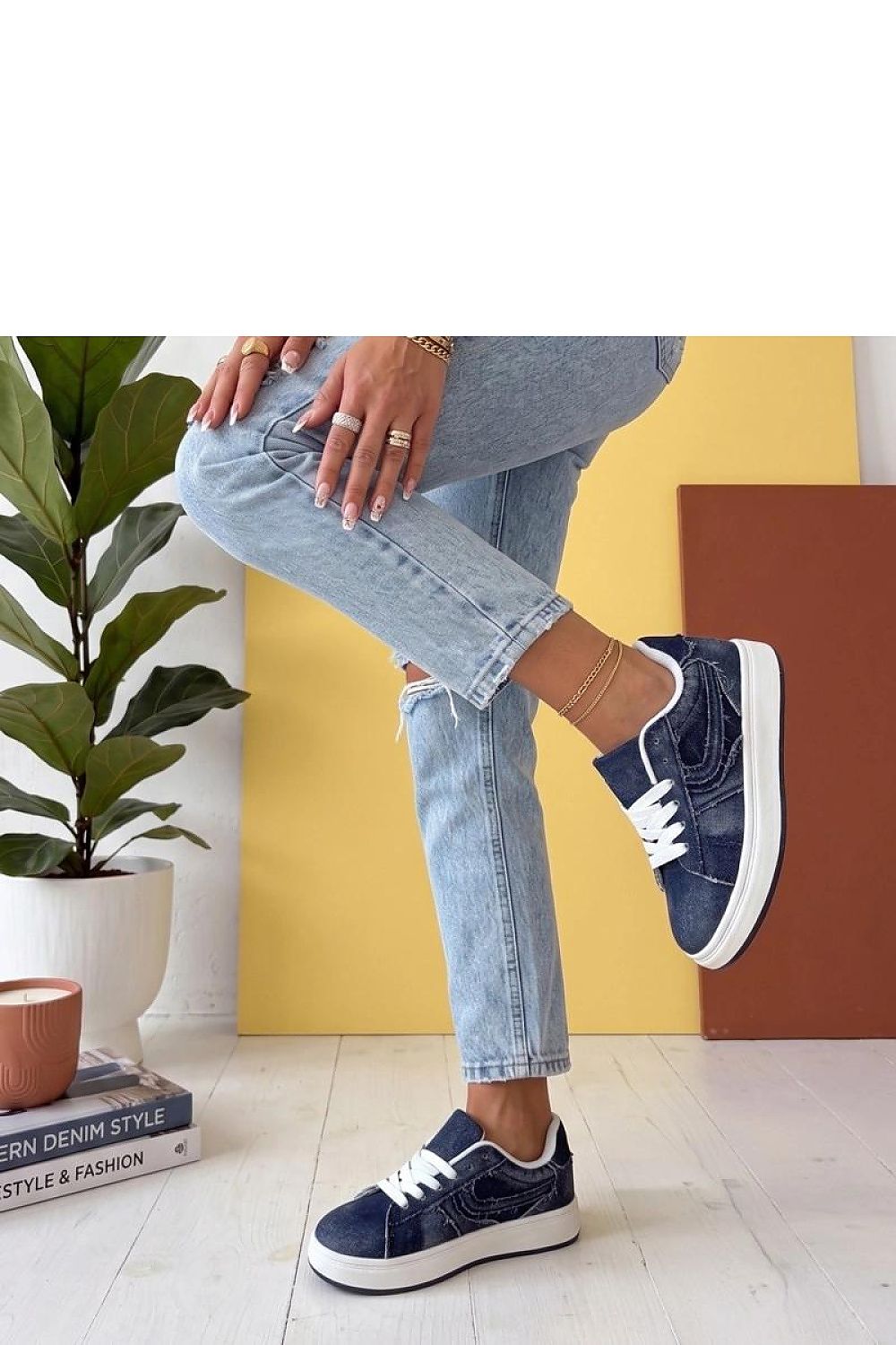   Buty Sportowe Model Wilhelmina HY0856 Jeans - Solea 