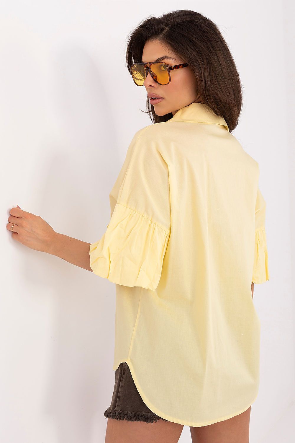   Koszula Damska Model MI-KS-3389A.90 Light Yellow - Italy Moda 