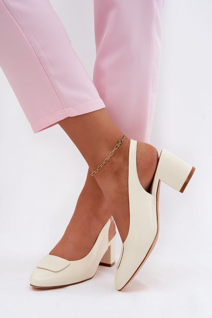  Sandały Model Maden 26SD98-9827 Ecru - Step in style 