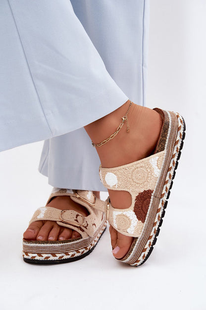  Sandał Klapki Model Glimma LX9632 Beige - Step in style 
