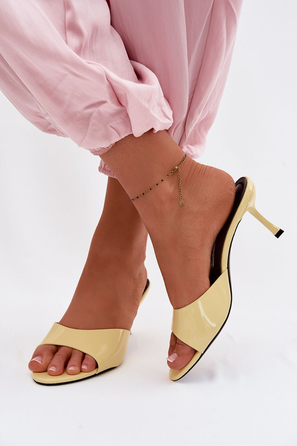  Sandał Klapki Model Melissea UC-162 Yellow Lakier - Step in style 