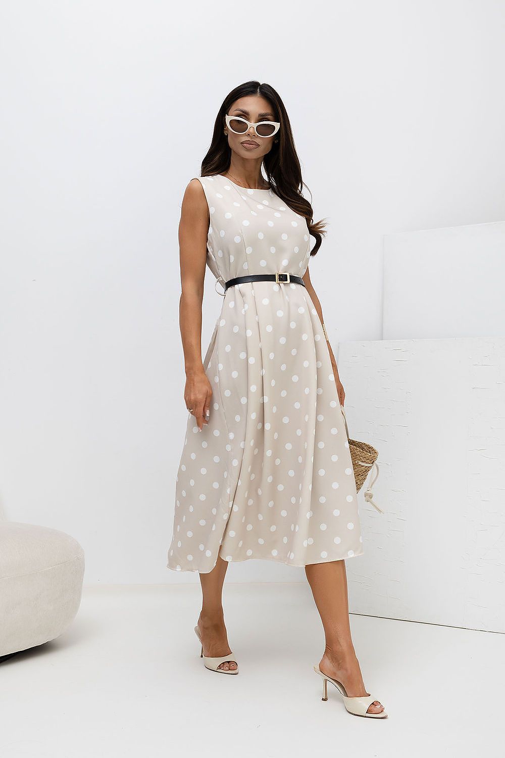  Sukienka Model MI-SK-A241612.89 Beige - Italy Moda 