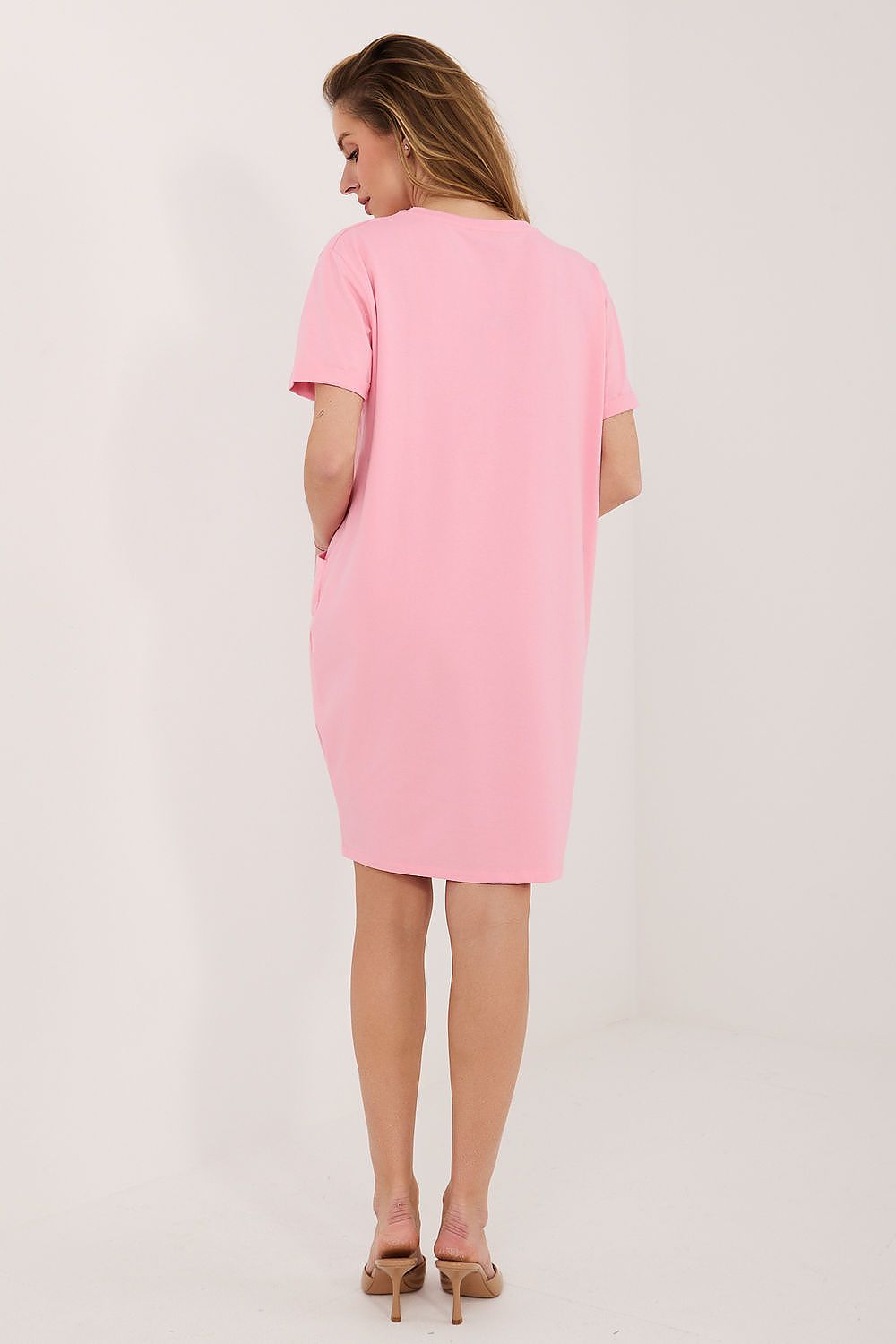  Sukienka Model RV-SK-8724-1.91 Light Pink - Rue Paris 