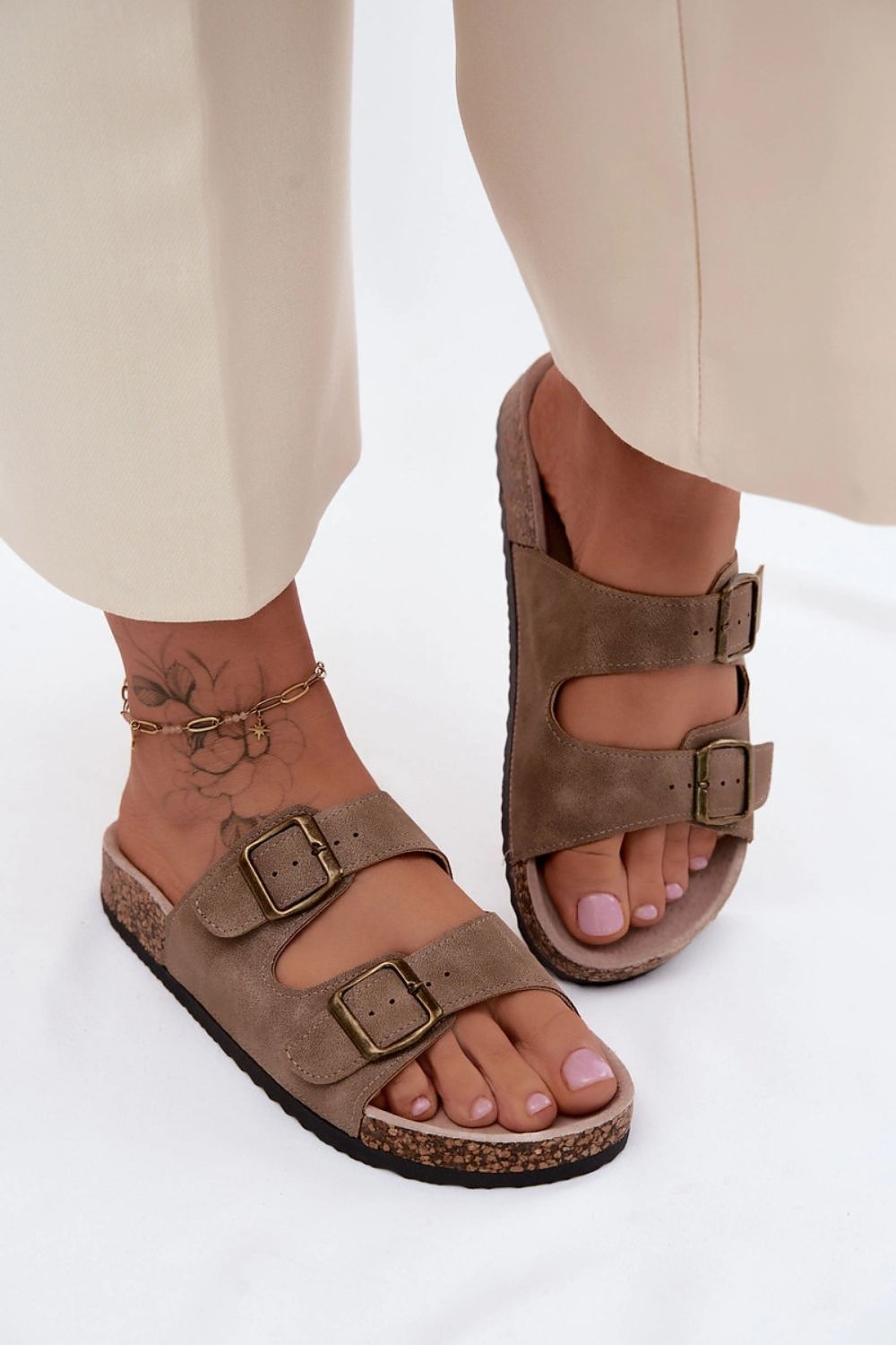  Sandał Klapki Model Harleen 25SD21-8322 Khaki - Step in style 
