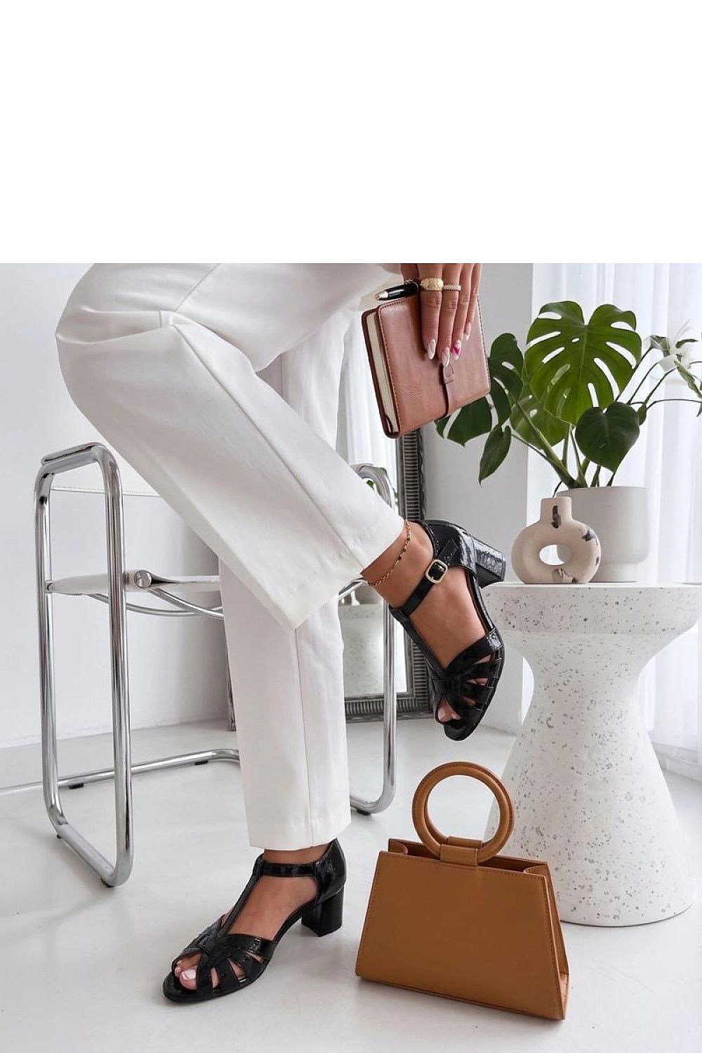  Sandały Model Thea YEHJ-322 Black - Solea 