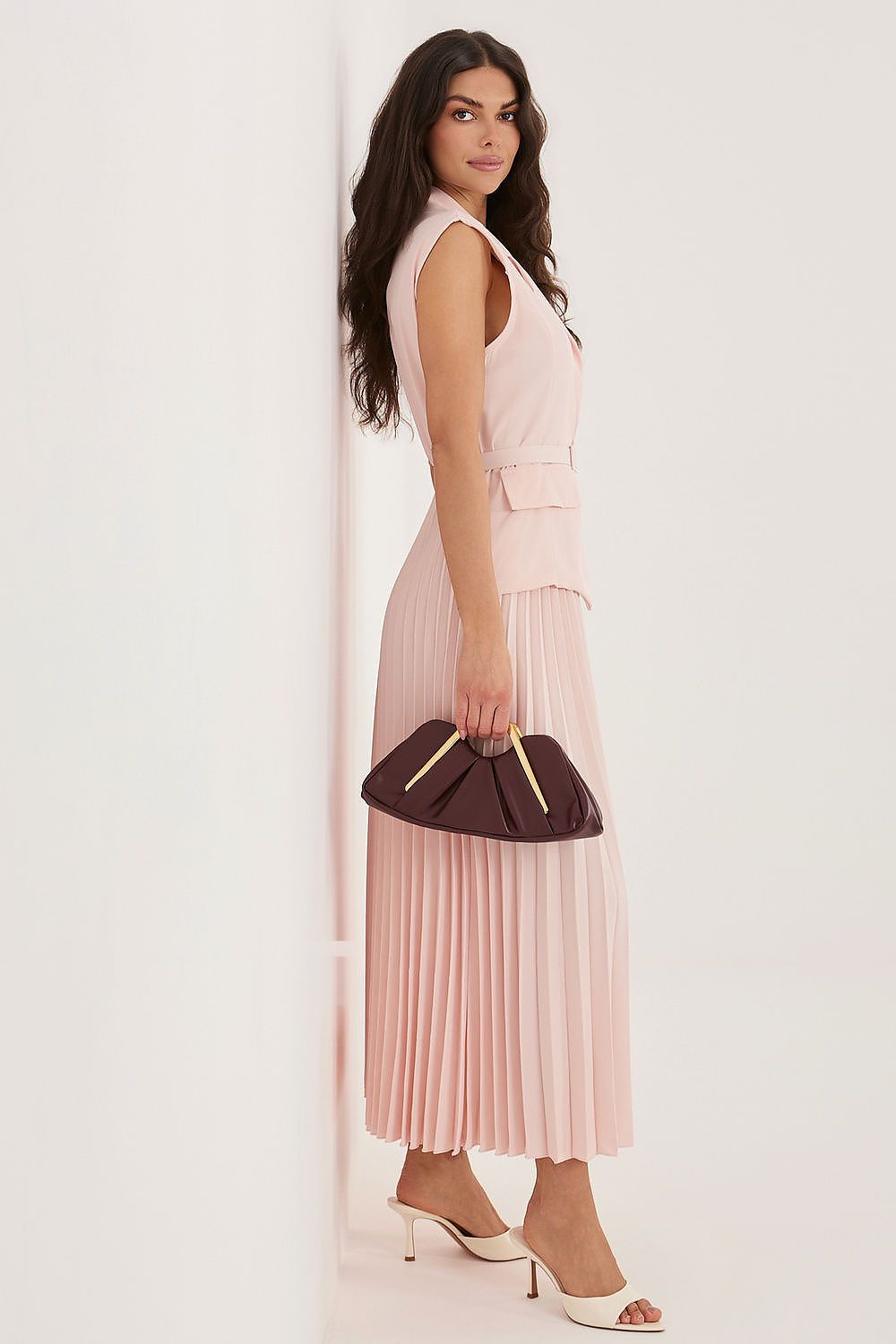  Sukienka Model IT-SK-21558.86 Light Pink - Rue Paris 