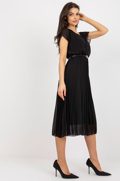  Sukienka Model DHJ-SK-8839-1.23X Black - Rue Paris 
