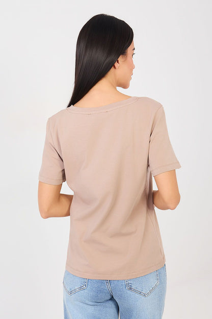   Tshirt Damski Model RV-TS-A1095.33 Dark Beige - Rue Paris 