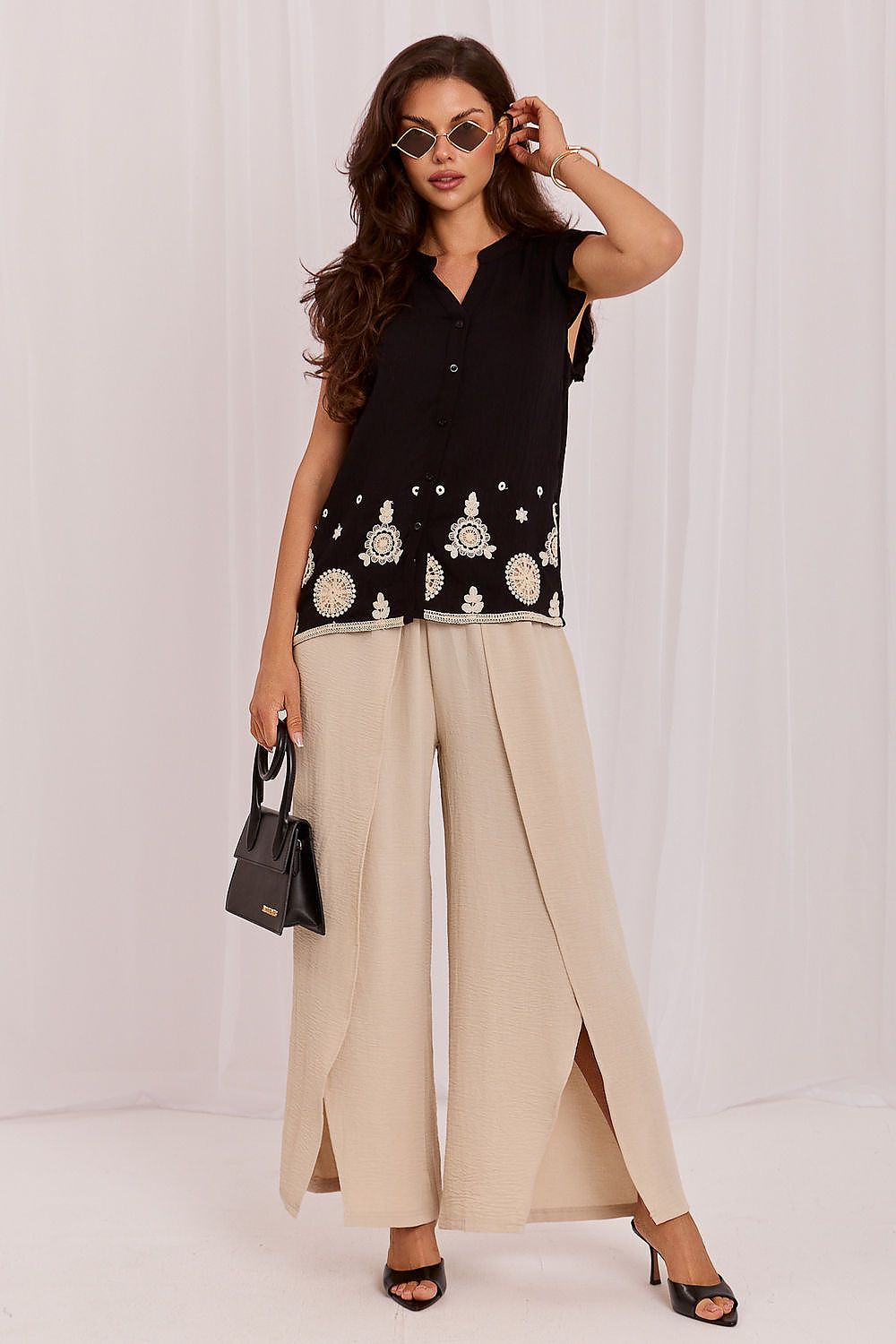   Koszula Damska Model IR-KS-M116056.98 Black - Italy Moda 