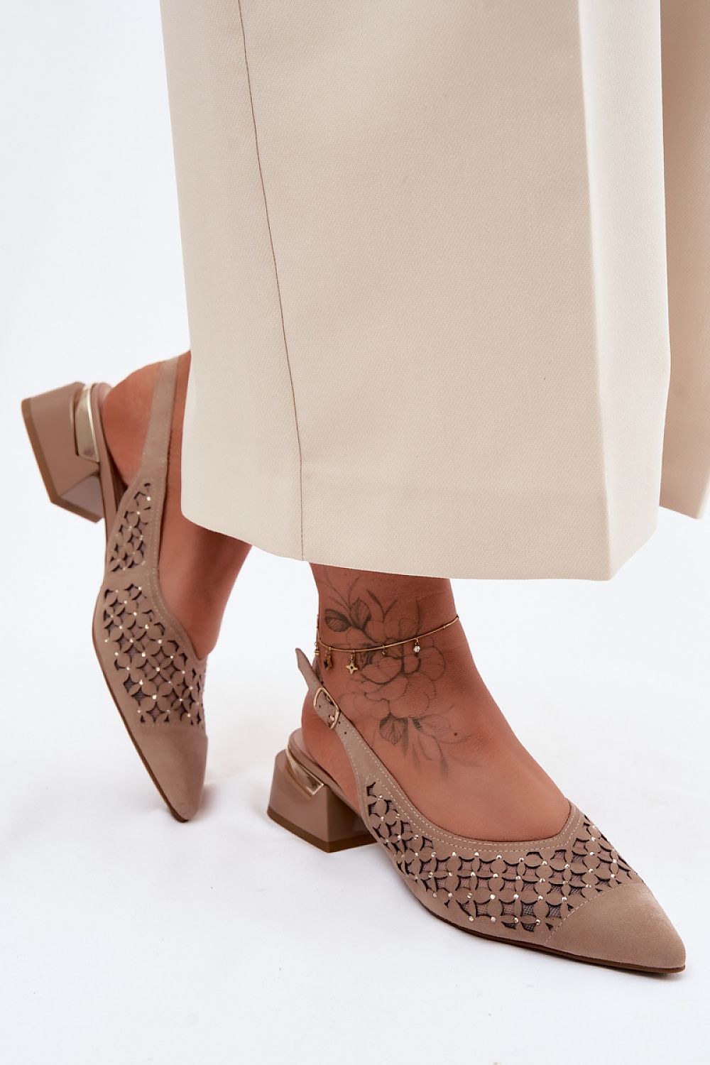  Sandały Model DA CR61-3004 Beige - Step in style 