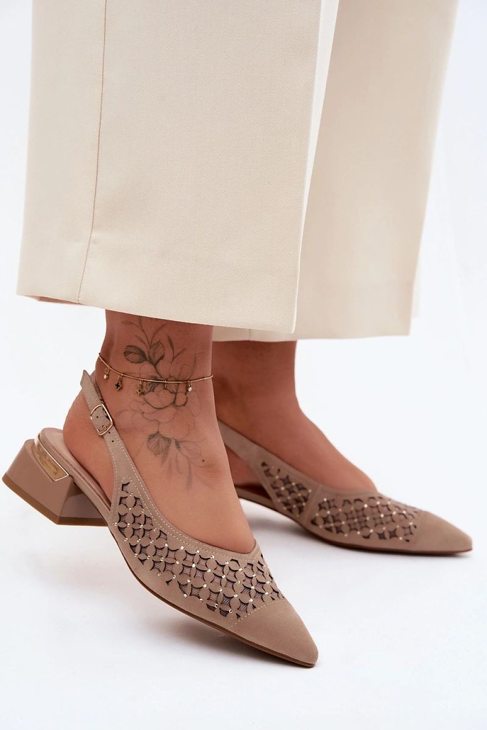  Sandały Model DA CR61-3004 Beige - Step in style 